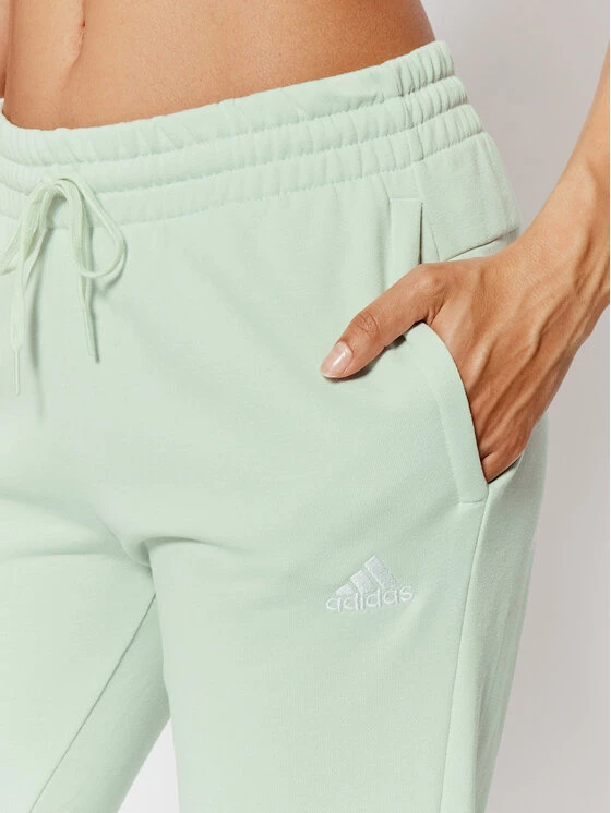 Νέος 👏 Adidas Γυναίκες Παντελόνια Φόρμας Παντελόνι φόρμας Essentials French Terry Logo HL2125 Πράσινο Slim Fit Πράσινο 😍 4 Νέος 👏 Adidas Γυναίκες Παντελόνια Φόρμας Παντελόνι φόρμας Essentials French Terry Logo HL2125 Πράσινο Slim Fit Πράσινο 😍 - Image 4